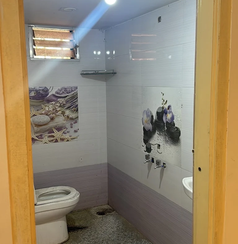Sn Ladies Pg Washroom