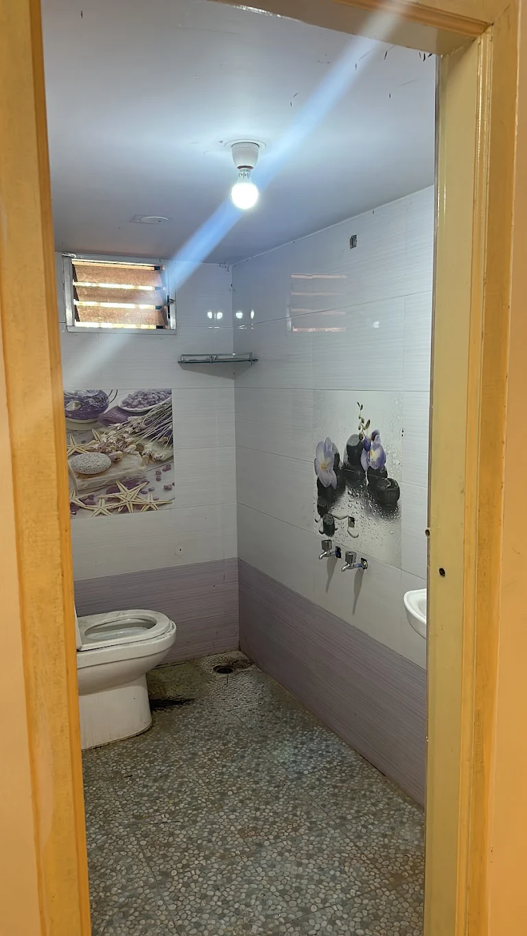 Sn Ladies Pg Washroom